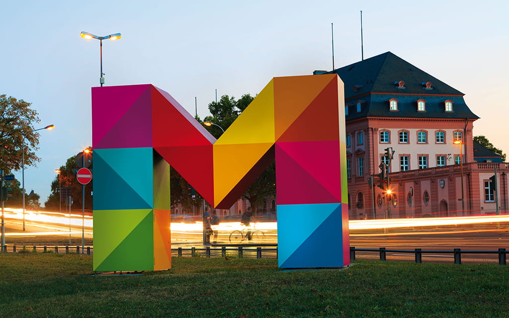 Mainzer Stadtwerke M vor dem Mainzer Landtag